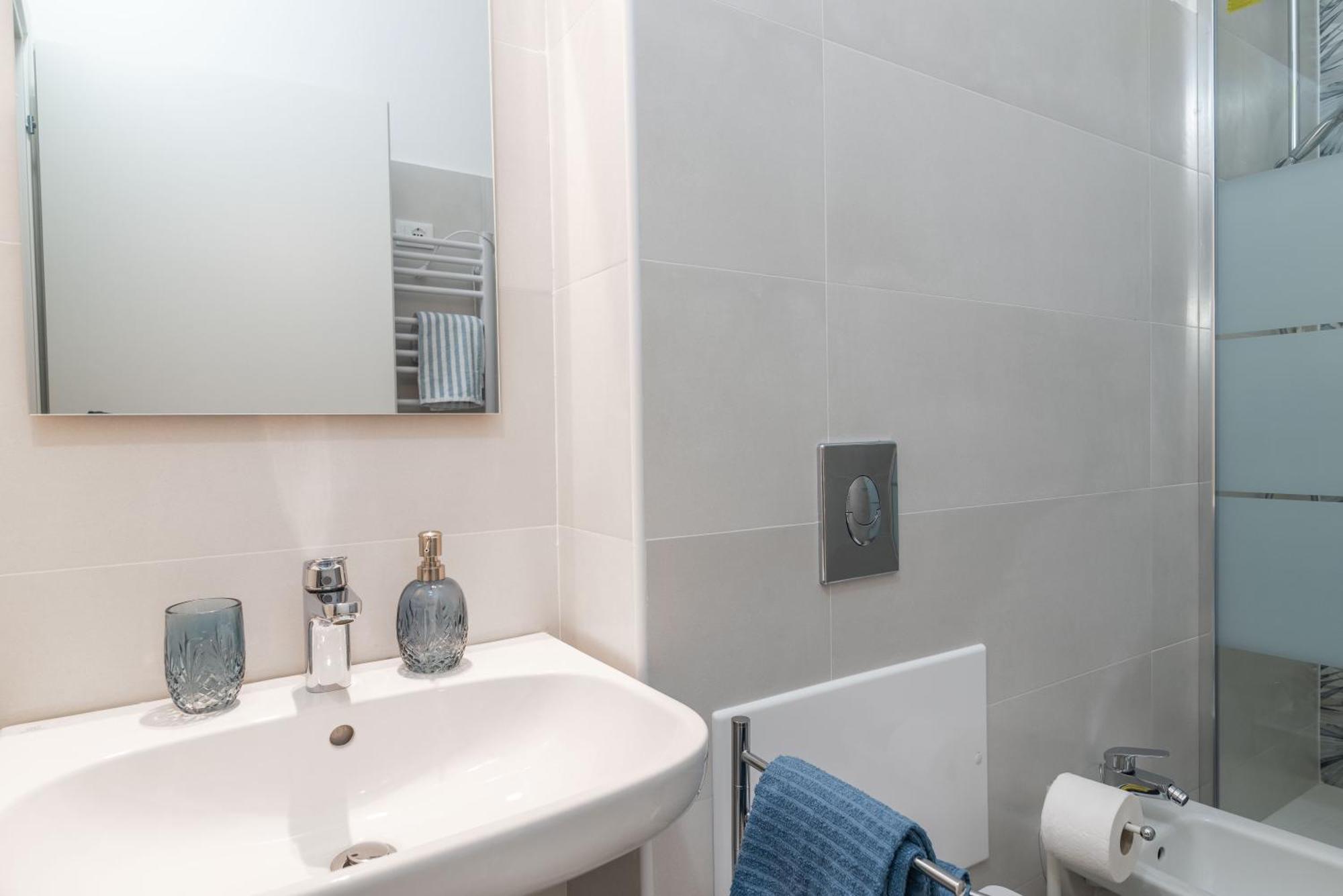 In Near The Station! Apartment Mantova